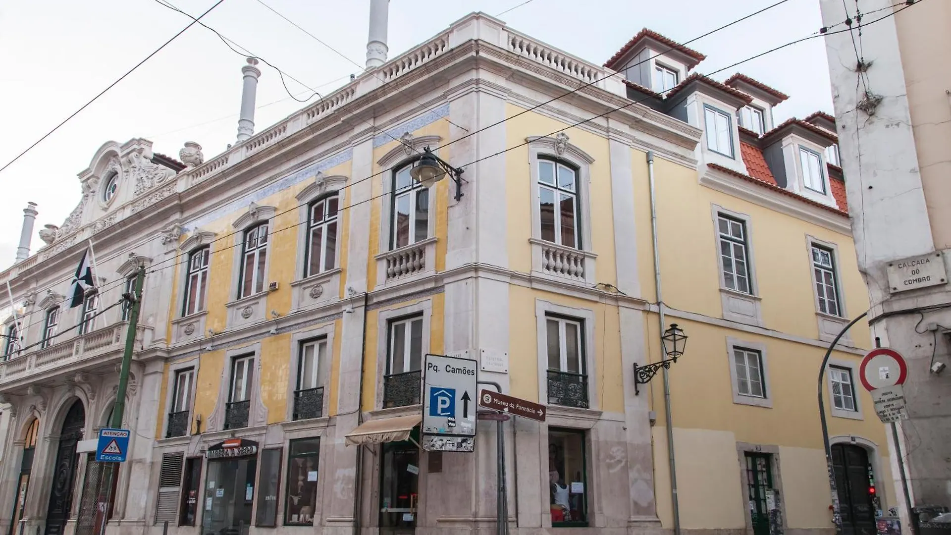 Palacio Camoes - Lisbon Serviced Apartments