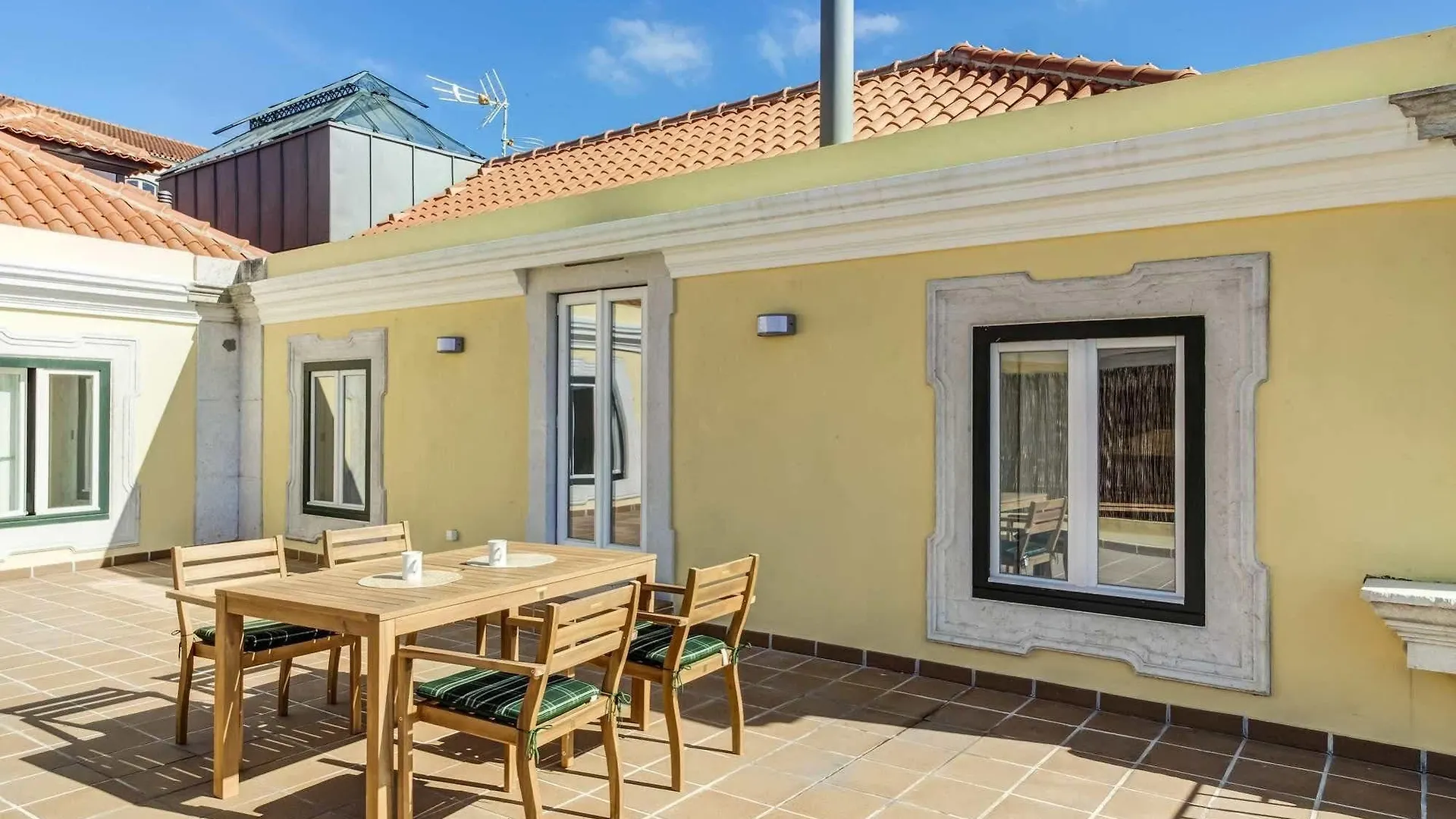 Palacio Camoes - Lisbon Serviced Apartments